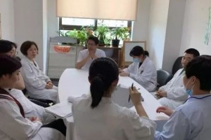 【曙光·新闻】我们从一位百岁老人的胸腔里抽出了2斤半的血水……