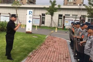 防风险保平安迎大庆——安保防暴技能培训