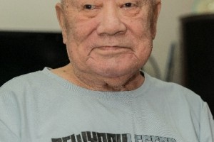 杨津广100岁老人坚持参加校庆
