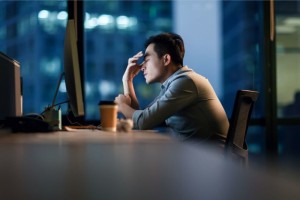 每天只睡3小时38岁CEO深夜猝死成年人四分之一有这隐患
