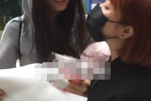 热巴终于穿A字裙了看到路拍下她未修图的腿难怪了