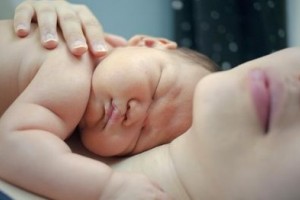 儿科专家谈给宝宝喝存储的母乳需要注意什么