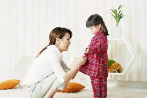 宝宝的衣服该怎样选留意这几点让宝宝穿得舒适又安全