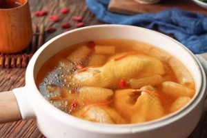 一天一碗百鸡汤养分甘旨又健康