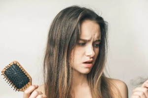 头发比他人白得早可能是你的养分有问题