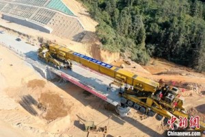 新增架桥机赣深铁路施工建造加快推动