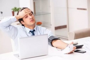 面临高血压除了坚持服用降压药还有哪些牢靠的降压办法