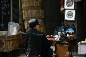 茕居白叟逝世无人知患癌自己去医院但精神上的孤单最可怕