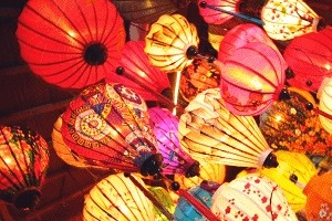巧手做灯笼欢欢喜喜迎新年传承中华情妇年少味浓