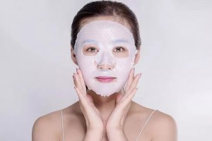 怎么正确运用面膜做好妆前第一步