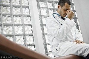 每天吸多少卷烟会诱发肺癌并不是一包超越这个规模对肺损伤大