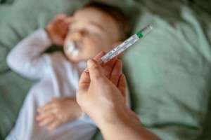 搜狐医药美国一名7个月婴儿感染母亲呼喊新冠病毒对孩子肯定不是打趣
