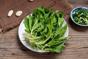 三月三荠菜当灵丹草长莺飞时品味荠菜好时光
