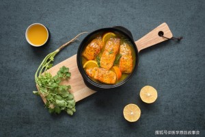 我国每天一万人确诊癌症医师劝告想长命四种隔夜菜撤下餐桌