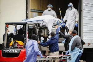 不忍目睹纽约搬尸工曝医院惨况遭辞退一辆货车装110具尸身